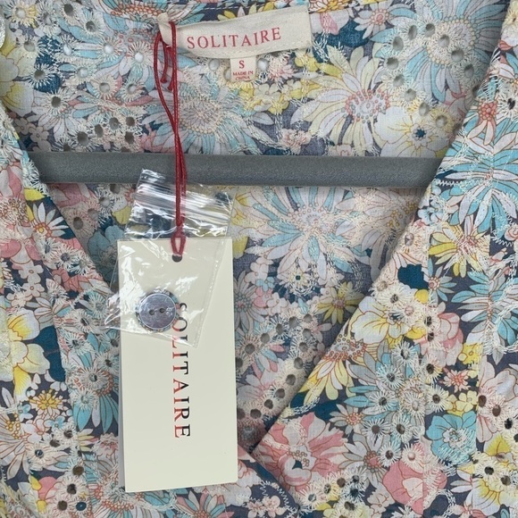 NWT Anthropologie Solitaire Button Up Short Sleeve Embroidered Floral Top Small - Picture 6 of 6
